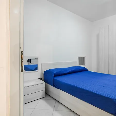 3 Bedroom Pet Friendly In Apartment Casteldaccia