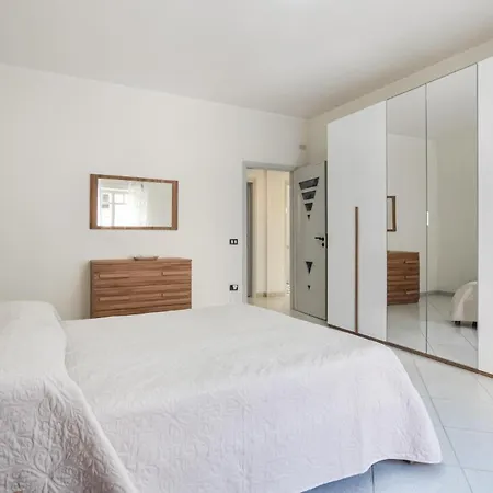 3 Bedroom Pet Friendly In