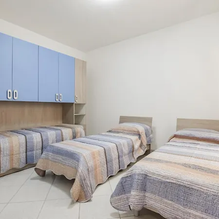 3 Bedroom Pet Friendly In Casteldaccia