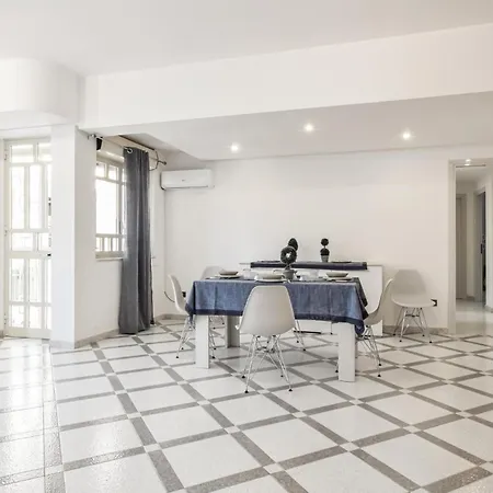 Lovely In Appartement Casteldaccia