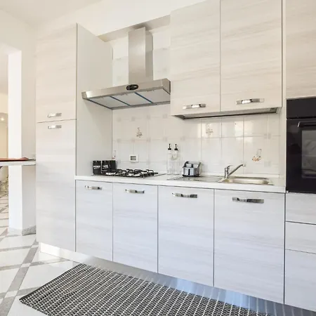 3 Bedroom Pet Friendly In * Casteldaccia