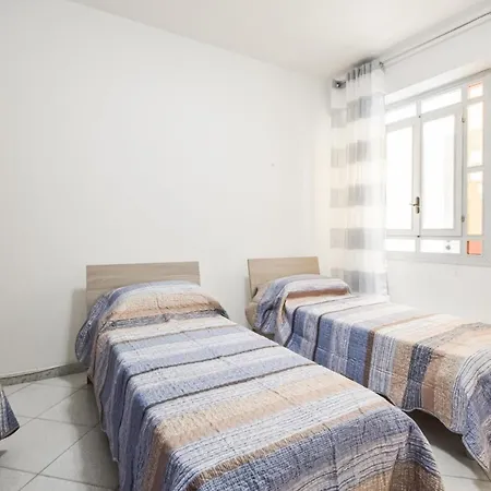 3 Bedroom Pet Friendly In Casteldaccia