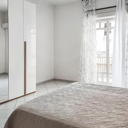 3 Bedroom Pet Friendly In * Casteldaccia